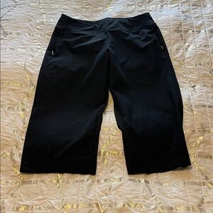 Lucy Black Activewear Capris